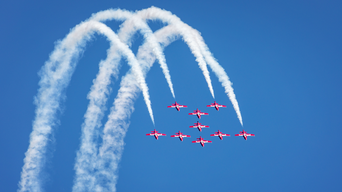 Aviões, acrobacias e muita emoção no retorno do Air Show à orla de Toronto