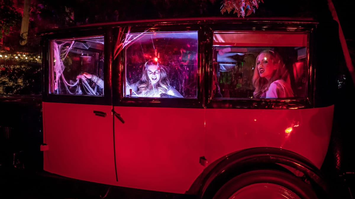 Experiência imersiva de terror ocupa os túneis e jardins da Casa Loma