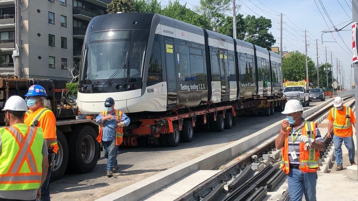 Após anos de atraso, previsão de estreia do Eglinton LRT continua indefinida