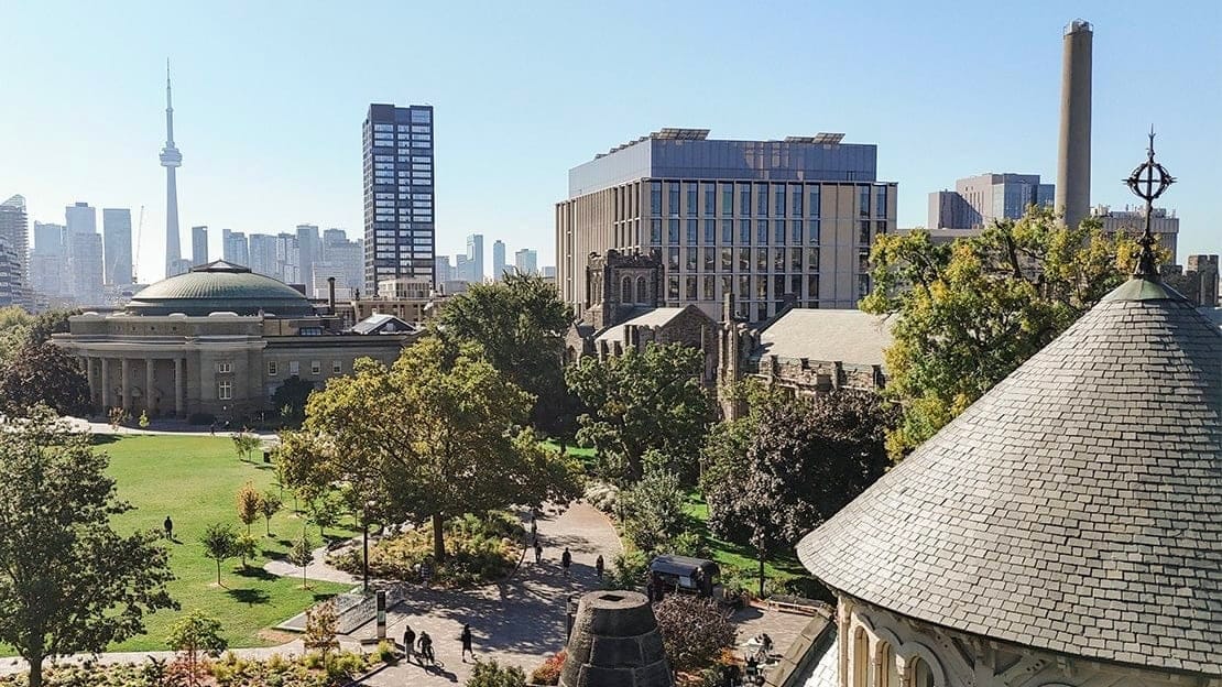 Universidade de Toronto figura entre as 25 melhores universidades em ranking global