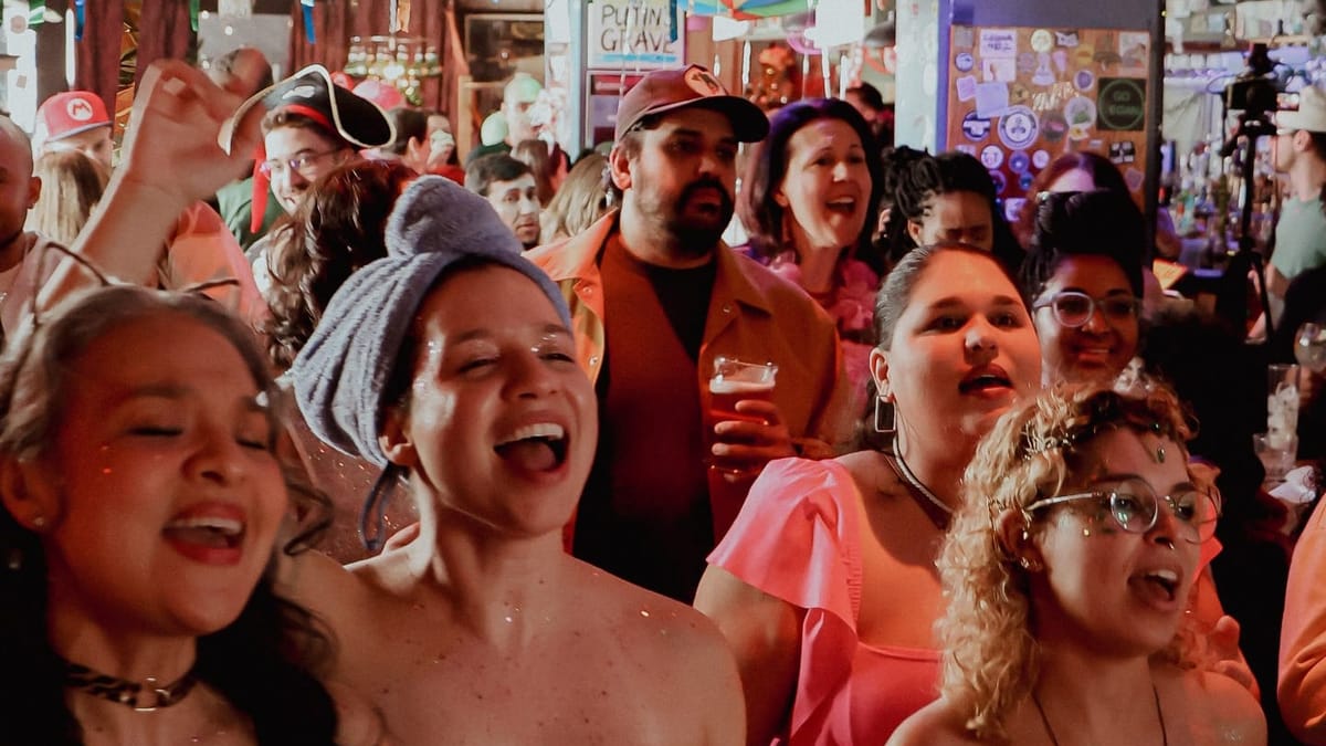 Queer Brazilian Brunch celebra Marília Mendonça e Ludmilla