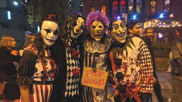 A maior festa de Halloween do Canadá acontece na Church Street