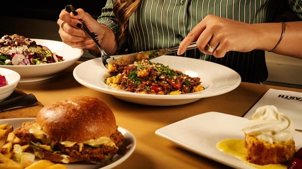 Festival gastronômico com refeições a preços acessíveis acontece no aeroporto internacional de Toronto