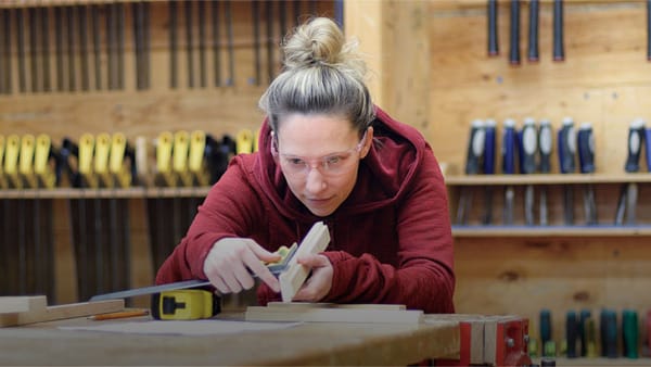 Curso gratuito abre portas para mulheres na construção civil em Ontário