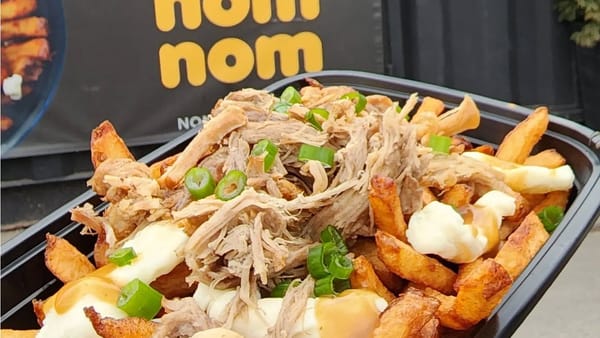 Chef de Montreal serve poutine premiada no Market 707