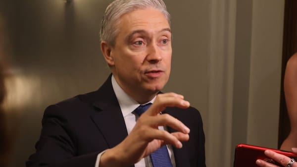 Revisão de gastos federais deve reduzir quadro de servidores públicos