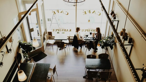 Cafés de Toronto dividem opiniões ao banir laptops e tablets
