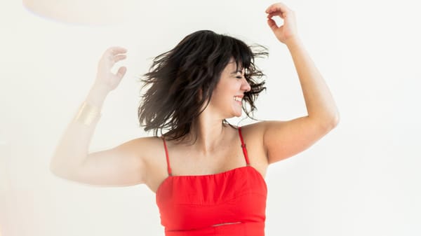 Tributo à Marina Lima e mercadinho de Natal animam a programação do Lá Em Casa