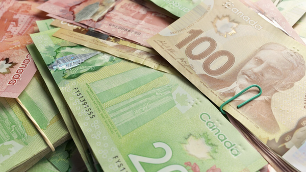 Nova regra federal restringe taxas bancárias por falta de saldo