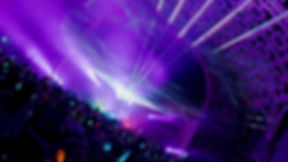 Biblioteca de Toronto vira pista de dança silenciosa ao embalo dos anos 80 e fones iluminados